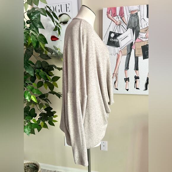 Anthropologie Self Contrast Soft Boho Knit Oversized Drapey Top Size Medium - Picture 5 of 7